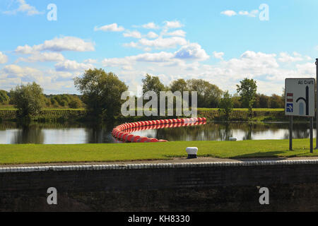 Cromwell bloccare sul fiume Trento vicino a Newark Foto Stock