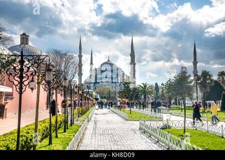 La moschea blu, Sultan Ahmet camii, modo in Sultan Ahmed park, Sultanahmet, parte europea, istanbul, Turchia Foto Stock