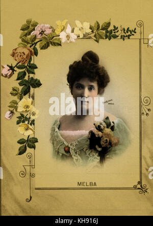 Nellie Melba e soprano australiano, 19 maggio 1861 - 23 febbraio 1931. Ritratto circondato da decoro floreale. Reutlinger, Parigi Foto Stock