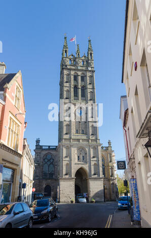 La torre della chiesa Collegiata di Santa Maria in Piazza Vecchia, Warwick, Warwickshire, Regno Unito Foto Stock