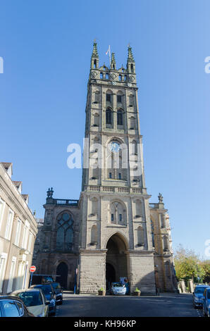 La torre della chiesa Collegiata di Santa Maria in Piazza Vecchia, Warwick, Warwickshire, Regno Unito Foto Stock