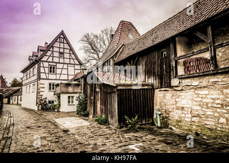 Scene di strada nella vecchia città medievale di weissenburg Foto Stock