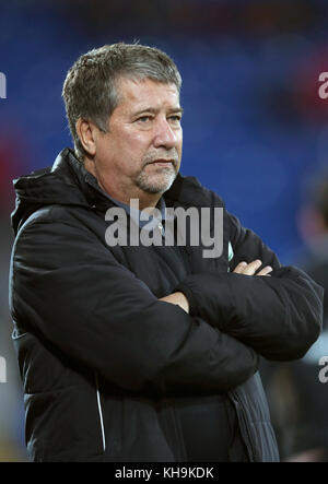 Il manager di Panama Hernan Dario Gomez durante la partita internazionale amichevole al Cardiff City Stadium. PREMERE ASSOCIAZIONE foto. Data immagine: Martedì 14 novembre 2017 Foto Stock