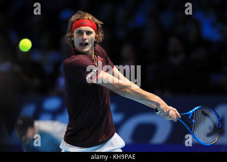 Alexander Zverev durante il quinto giorno delle finali del NITTO ATP World Tour alla O2 Arena di Londra. PREMERE ASSOCIAZIONE foto. Data immagine: Giovedì 16 novembre 2017. Vedi PA storia TENNIS Londra. Il credito fotografico dovrebbe essere: Adam Davy/PA Wire. Foto Stock