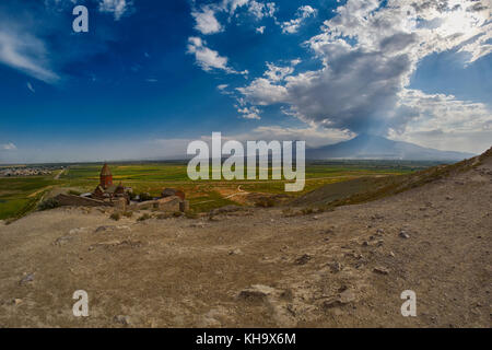 Famoso Khor Virap monastero in Armenia-turchia confine vicino monte Ararat Foto Stock