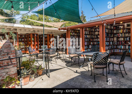 La più grande nel mondo outdoor bookstore, Bart di libri in Ojai, California. Foto Stock