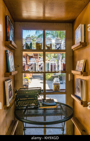 La più grande nel mondo outdoor bookstore, Bart di libri in Ojai, California. Foto Stock