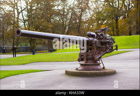 Il foro largo cannone presi dal sommergibile tedesco U19 utilizzato nella battaglia dello Jutland e ora montato in Ward Park' Bangor County Down nella parte anteriore del Foto Stock