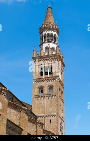La torre della cattedrale a crema italia Foto Stock