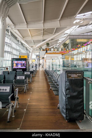 Heathrow Terminal 5, London, Regno Unito - 25 Settembre 2017: all'interno del Terminal 5, carica la tua area tecnologica. Zona tranquilla per i passeggeri per ricaricare i loro Foto Stock