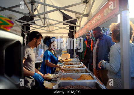 Stallo alimentare su Brick Lane, Shoreditch, Londra, Inghilterra Foto Stock