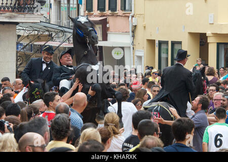 Maschio di piloti del Cavallino luogo Constituion Mare de Deu de Gràcia festival Mao menorca Spagna Foto Stock