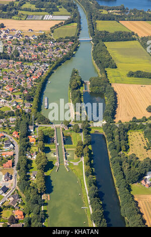 Nodo del canale Midland, chiusa al canale Dortmund-EMS, incrocio canale, sul triangolo umido Ibbenbueren, Nord Reno-Westfalia, Germania Europa, Foto Stock