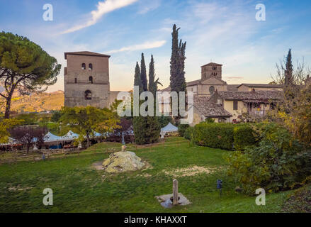 L'Abbazia di Farfa, famoso monastero cattolico benedettino nella provincia di Rieti, Italia centrale Foto Stock