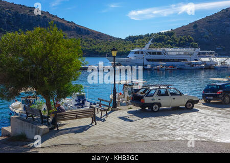 Barche, spiagge e holels, Tolo, Peleponnese, Grecia Foto Stock