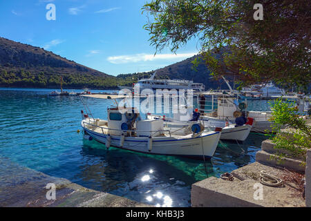 Barche, spiagge e holels, Tolo, Peleponnese, Grecia Foto Stock