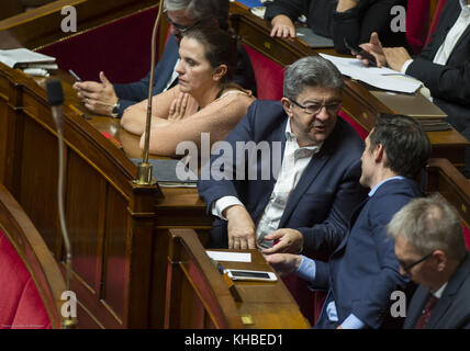 Parigi, Francia. 15 novembre 2017. Il politico francese di sinistra Jean Luc Melenchon ha visto partecipare a una sessione di domande al governo all'Assemblea nazionale. Crediti: Thierry le Fouille/SOPA/ZUMA Wire/Alamy Live News Foto Stock