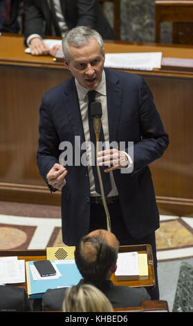 Parigi, Francia. Xv nov, 2017. Il ministro dell'economia bruno lemaire visto per partecipare a una sessione di domande al governo presso l'assemblea nazionale di credito: thierry le fouille/sopa/zuma filo/alamy live news Foto Stock