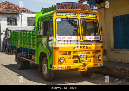 Un camion nel quartiere di spezie in Fort Cochin, Kerala, India Foto Stock