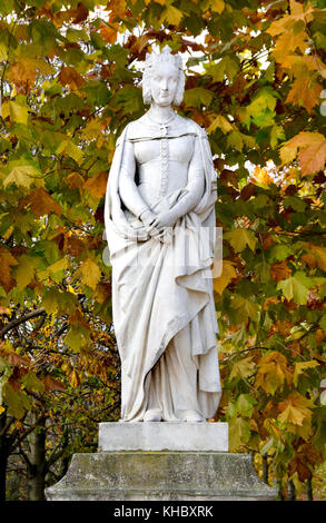 Parigi, Francia. Jardin du Luxembourg (6° Arr) Statua: Margherita di Provenza (1219-1295) Regina di Francia moglie di Luigi IX (uno del 20 XIX secolo Foto Stock