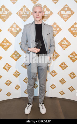 UK Theatre Awards Winners 2017 featuring: John McCrea, Best Performance in a Musical Where: London, United Kingdom When: 15 Oct 2017 Credit: Phil Lewis/WENN.com Foto Stock