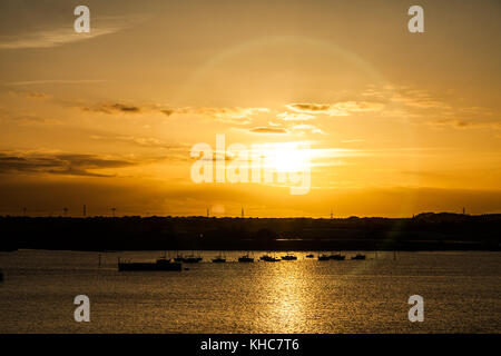 Tramonto sul porto Foto Stock