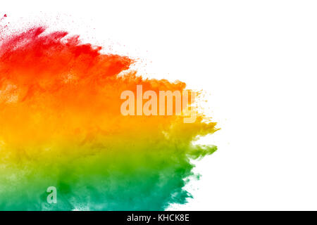 Di colore in astratto di esplosione di polvere su sfondo bianco.bloccare il movimento della polvere di colore splash. Foto Stock