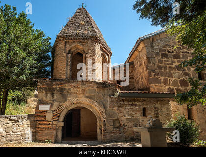 La Georgia, il quartiere di mtskheta. Il complesso del monastero di shio-mgvime (grotta shio). La chiesa di San Giovanni Battista del sesto secolo. Foto Stock