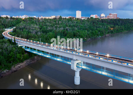 Ponte del treno in Edmonton. Edmonton, Alberta, Canada Foto Stock