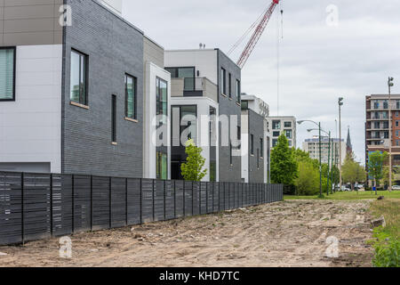 Townhouse contemporaneo residences costruito sul sito della Cabrini-Green housing project. Foto Stock