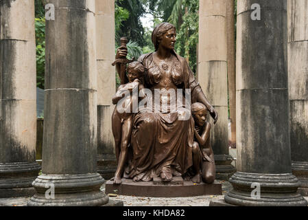 L'immagine della regina Victoria statua a Veermata Jijabai Bhonsle udyan in Mumbai, India Foto Stock