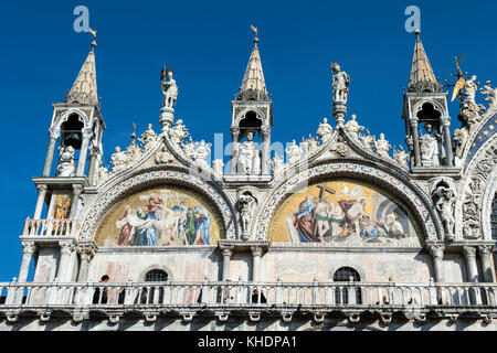 L'Italia, Veneto, Venezia, PIAZZA SAN MARCO, DETTAGLIO DELLA CATTEDRALE DI SAN MARCO Foto Stock