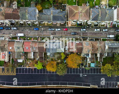 Drone di tipo "topdown" vista di edilizia residenziale a Gravesend, Kent, Regno Unito Foto Stock