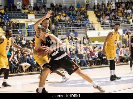 Torino, Italia. Xv nov, 2017. filip kruslin (cedevita Zagabria) durante la Eurocup di basket match: fiat torino auxilium vs cedevita Zagabria. Torino perde 65-87 al pala ruffini di torino, Italia XV novembre 2017 credit: alberto gandolfo/Pacific press/alamy live news Foto Stock