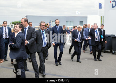 Parigi, Francia - 23 JUN 2017: il Primo ministro francese Edouard Philippe visitando varie imprese aerospaziali al Paris Air Show 2017 Foto Stock