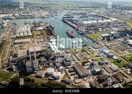 ROTTERDAM, Paesi Bassi - 3 sett 2017: vista aerea di un mare di terminal per container nel porto di Rotterdam Foto Stock