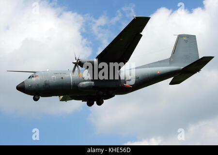 Volkel, Paesi Bassi - giu 18, 2009: francese Air Force c-160 transall piano di trasporto di atterraggio su volkel airbase. Foto Stock