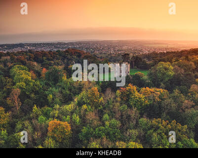 Veduta aerea del castello di Blaise al tramonto in autunno Foto Stock