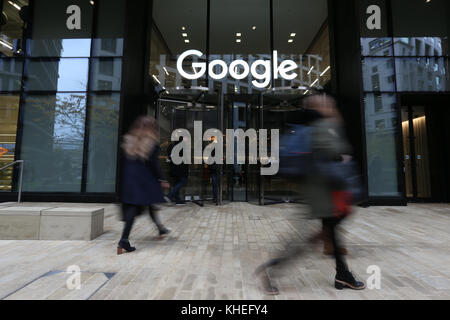 Una visione generale degli uffici di Google a Six Pancras Square, Londra. Foto Stock