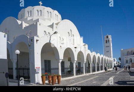 Chiesa ortodossa mitropolis ypapanti presso il villaggio thira, isola di Santorini, Cicladi, Egeo, Grecia Foto Stock