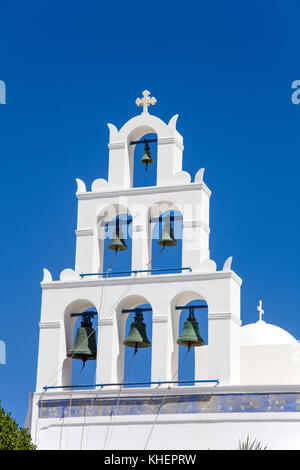 Il campanile della chiesa panagia , Oia, isola di Santorini, Cicladi, Egeo, Grecia Foto Stock