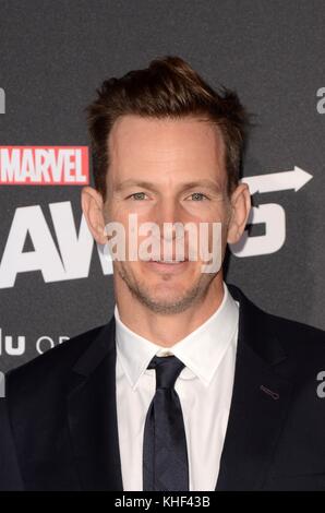 Los Angeles, California, Stati Uniti. 16 Nov 2017. Kip Pardue agli arrivi per LA Premiere della serie RUNAWAYS DI MARVEL, Regency Bruin Theatre, Los Angeles, CA 16 novembre 2017. Credit: Priscilla Grant/Everett Collection/Alamy Live News Foto Stock