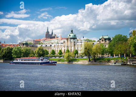 Fiume a Praga Foto Stock