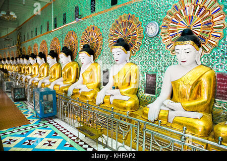 U min thonze pagoda in sagaing a Mandalay Hill , myanmar.(burama) Foto Stock