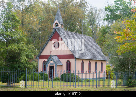 La chiesa storica fondata nel 1888 nel villaggio vittoriano storico di Rugby Tennessee da Thomas Hughes Foto Stock