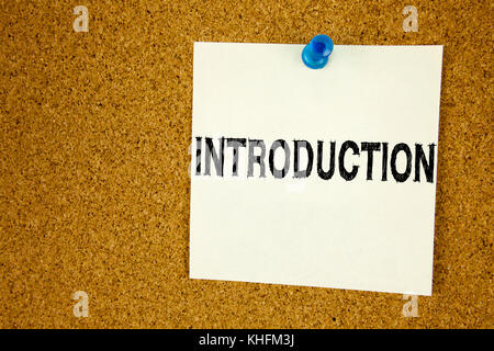 Ispirazione concettuale per didascalie di testo con scrittura a mano che mostra il concetto introduttivo che significa esperienza Love Firs, a partire da una nota adesiva, promemoria Foto Stock