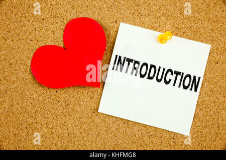 Ispirazione concettuale per didascalie di testo con scrittura a mano che mostra il concetto introduttivo che significa esperienza Love Firs, a partire da una nota adesiva, promemoria Foto Stock
