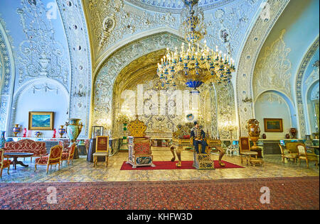 Tehran, Iran - 11 ottobre 2017: la hall con reception (talari-e salam) è un eccezionale punto di riferimento di golestan palace con conserva di decori, mobili di un Foto Stock