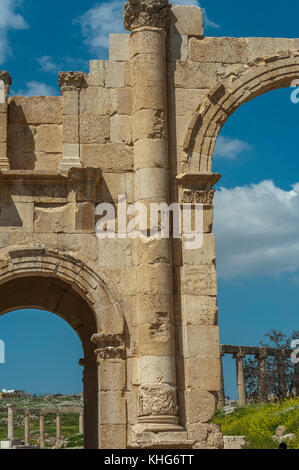 Porta sud, antica città romana di Jerash, parte della Decapoli, Jerash Jerash, governatorato, Giordania Foto Stock