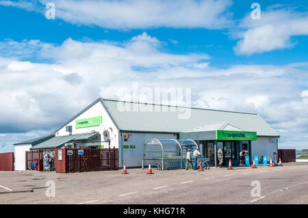 Co-op shop a creagorry su Benbecula nelle Ebridi Esterne. Foto Stock